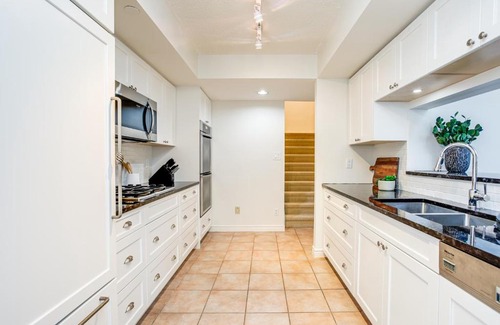 The Blue Mountains Apartment | Family-Friendly 3 Bedroom Condo Steps from Village