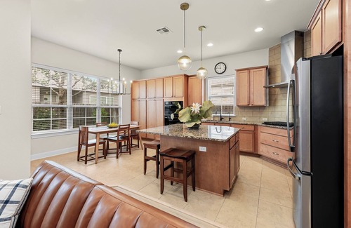 Round Rock House | Inviting 3BR Hestia Retreat with Spa & Hot Tub Access