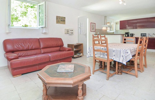 Le Sambuc Apartment | 3 bedroom nice apartment in Le Sambuc