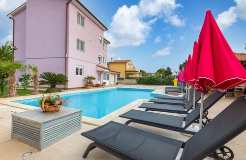 Valbandon Apartment | Modern 3-Bedroom Stay in Valbandon with Oceanfront Views