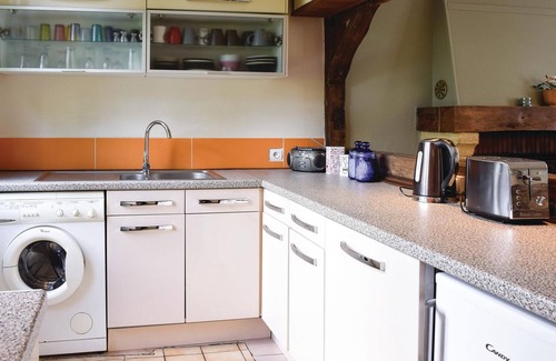Pont-d'Ouilly House | Cozy 3-Bedroom Retreat in Pet-Friendly Pont d'Ouilly