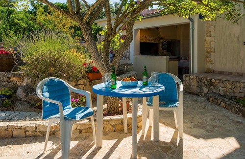 Gornje Selo House | Peaceful Vacation Home with Pool and Ocean Views for Families