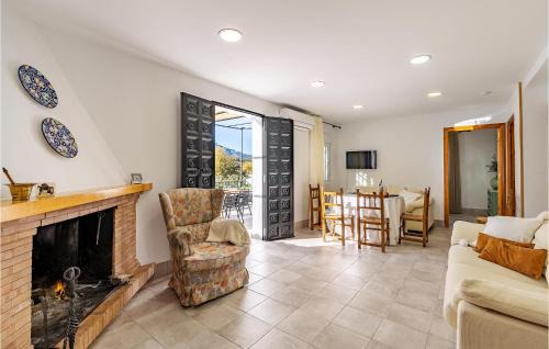 Bedmar y Garciez House | Cozy 3 Bedroom Home in Bedmar with Pool & Child-Friendly Atmosphere