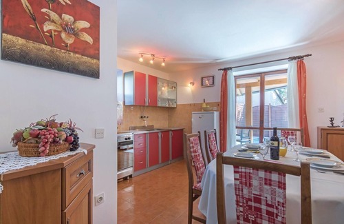 Pomer House | Family-Friendly 3 Bedroom Stay with Oceanfront Views in Pula