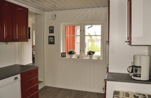 Rade Municipality House | Relaxing Cottage with Scenic Lake Vannsjø Views