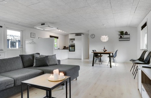 Kramnitse House | Experience a Dream Getaway with Oceanfront Views and Pool