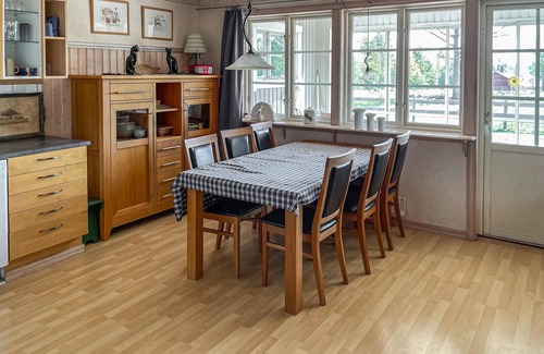 Flattinge House | Scenic Cottage with Lake View in Småland, Pet Friendly