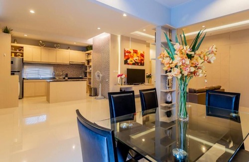 Krabi Villa | 3 Bedroom Platinum Pool Villa Smooth as Silk