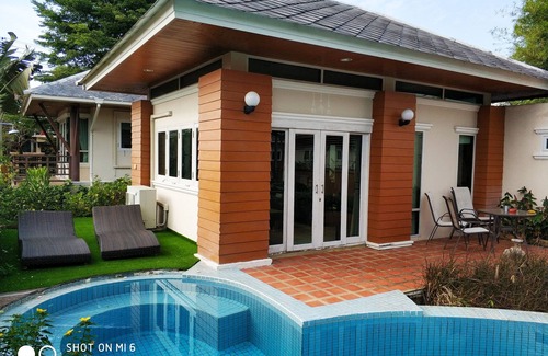 Hua Hin House | Inviting 3 Bedroom Pool Villa Perfect for Family Getaways