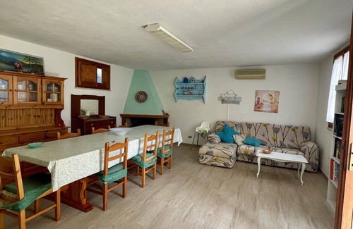 Solanas House | Cozy Vrbo Property: Perfect for Families & Pet Lovers