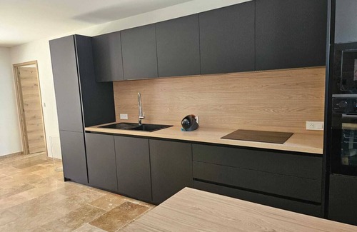 Mollans-sur-Ouveze Villa | 3-bedroom riverside villa with pool and view of mont ventoux