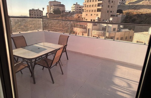 Al Jubeiha Apartment | 3-bedroom rooftop air conditioned apartment in Amman, Jubaiha, Jordan highway