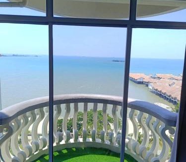 Taman Tanjung Apartment | Seaside Comfort: 3 Bedroom Condo at Glory Beach Resort