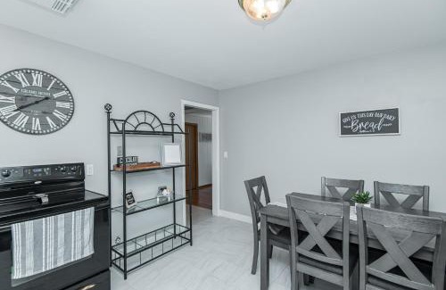 East Side Pioneers Apartment | Family-Friendly 3 Bedroom Retreat near Mayo Clinic
