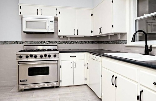 Allandale Apartment | 3 Bedroom Single family 548084 by Houzlet