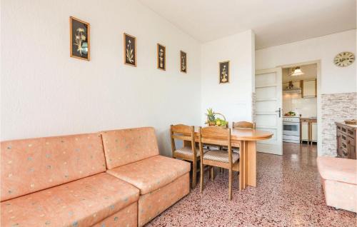 Ika Apartment | Inviting 3 Bedroom Apartment in Pet-Friendly Lovran