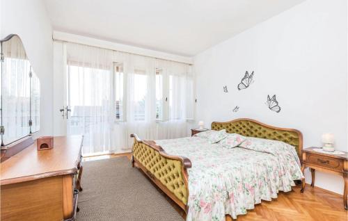 Ika Apartment | Inviting 3 Bedroom Apartment in Pet-Friendly Lovran