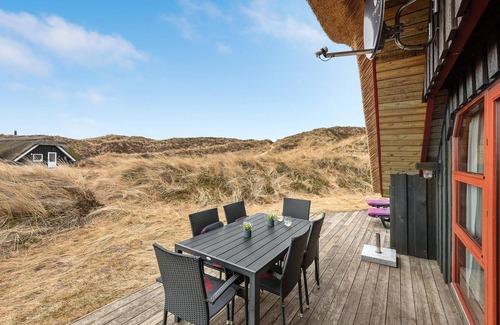 Hvide Sande House | Exceptional 3-Bedroom Accommodation with Oceanfront Views