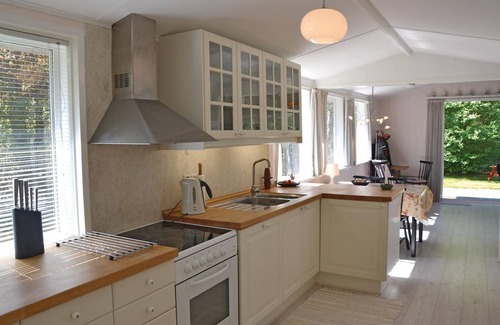 Udsholt House | Cozy Family Cottage with Oceanfront Views and Great Amenities