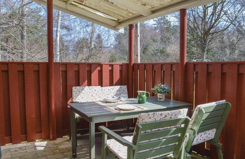 Udsholt House | Cozy Family Cottage with Oceanfront Views and Great Amenities