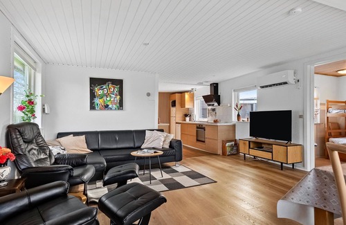 Diernæs Strandby House | Beachside Cottage with Spa and Ocean Views Near Diernæs