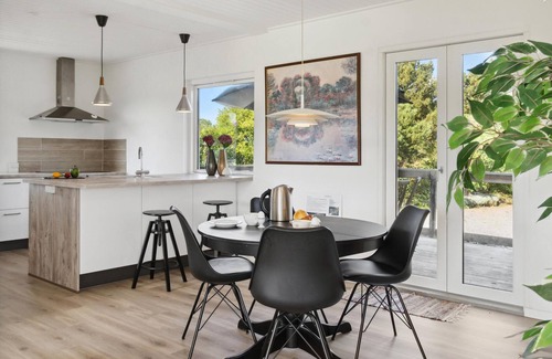 Bandholm House | Seaside Retreat: Cozy Cottage with Oceanfront Views