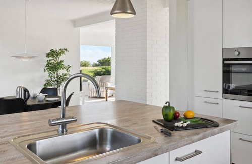Bandholm House | Seaside Retreat: Cozy Cottage with Oceanfront Views