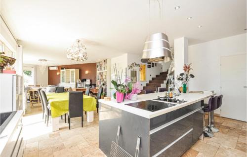 Montauroux House | Enchanting Montauroux Retreat with Pool and Free Wifi