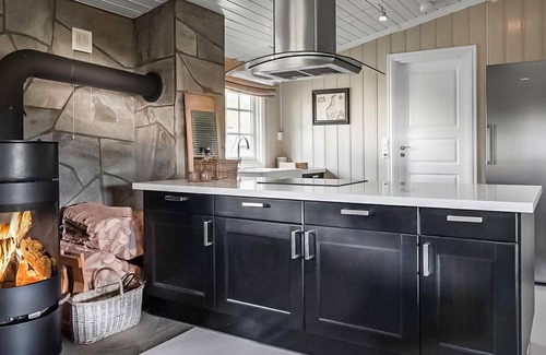 Nore og Uvdal House | Family-Friendly 3 Bedroom Retreat with Lake View in Uvdal