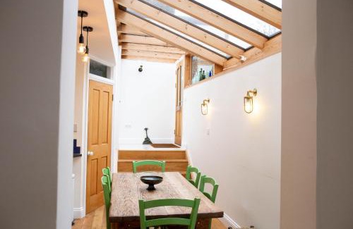 Strete House | 3 Bedroom House with Garden and Breathtaking Sea Views