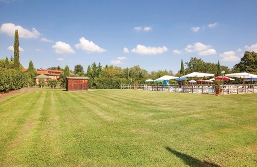 Orentano House | Spacious 3 Bedroom Retreat with Pool in Orentano PI
