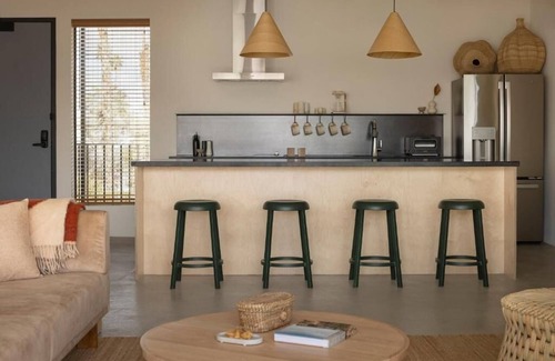 Downtown Palm Springs Hotel | Spacious 3 Bedroom Suite in Downtown Palm Springs