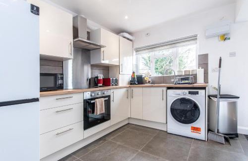 Bramcote House | Ideal 3 Bedroom House in Beeston for Corporate Travelers