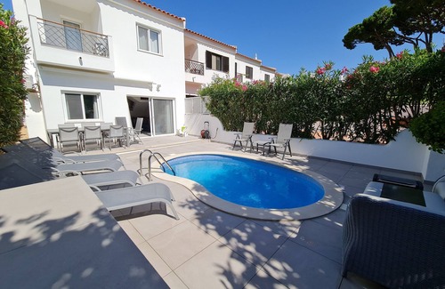 Almancil House | Inviting 3 Bedroom Townhouse with Pool in Quinta do Lago