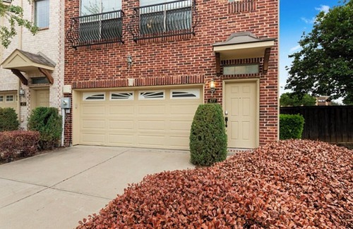 Lewisville House | 3-Bedroom Townhome in Lewisville with huge yard!