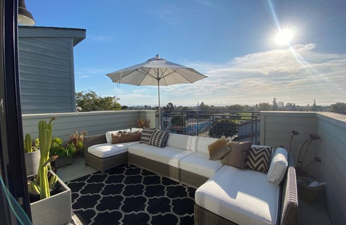 Upper Telegraph House | 3-bedroom townhome in walkable Rockridge close to UC Berkeley and SF.