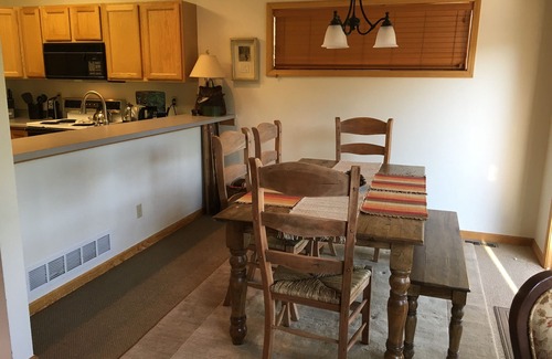 Avon House | Idyllic 3 Bedroom Townhome by Eagle River, Near Beaver Creek