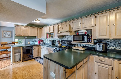 Ticonderoga House | Premier Family Retreat at Fort View Lake Champlain