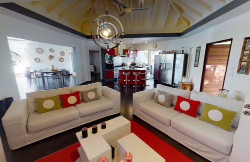 Vitet Villa | Perfect 3-Bedroom Villa for Families with Oceanfront Views