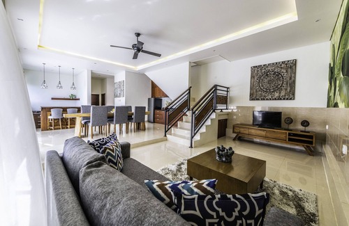 Babakan Villa | Relax in a 3 Bedroom Villa @ The Rick's Villa with Pool