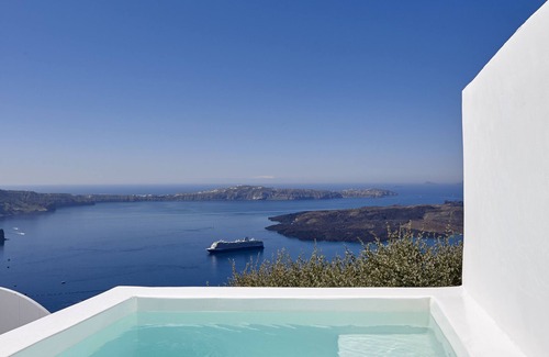 Imerovigli Villa | Stunning 3 Bedroom Villa with Ocean Views & Plunge Pool