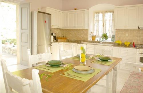 Vori Villa | Ideal 3-Bedroom Villa with Pool and Private Garden Oasis