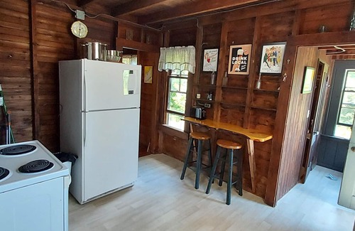 Cataumet House | Vintage Cape Cod Home with Ocean View & Spa Amenities