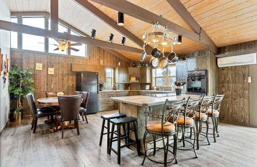 Estes Park House | Stunning 3 Bedroom Retreat with Mountain Views & Pool
