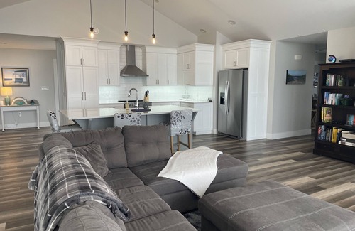 Brackley Beach House | Waterfront 3-Bedroom Retreat in MacMillan Point, PEI