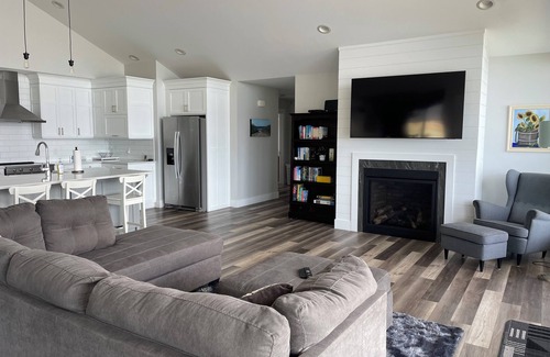 Brackley Beach House | Waterfront 3-Bedroom Retreat in MacMillan Point, PEI