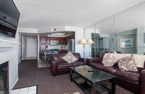 Imperial Beach Apartment | Oceanview Retreat: 3 Bedroom Getaway with Pool & Spa