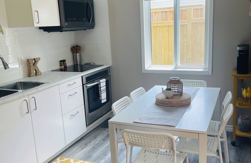 Niagara Falls Apartment | Hidden Gem: 2 Bedroom Retreat Steps from the Falls