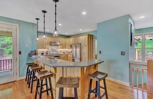 Moneta House | Discover the Best Kept Secret: Water Fun & Free Wifi!
