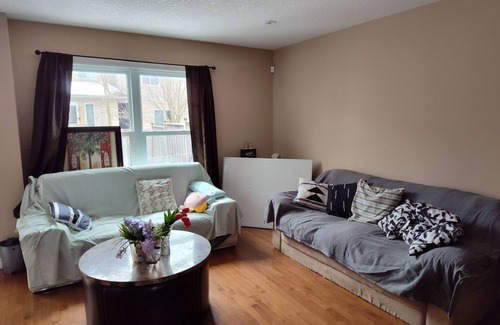 Waterloo House | Family-Friendly 3-Bedroom Townhouse in Waterloo Clair Hills